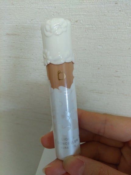 BENEFIQUE リキッドコンシーラー(オーラヴェール)のクチコミ「なかなか液が出てこない
まだらになる..」(1枚目)