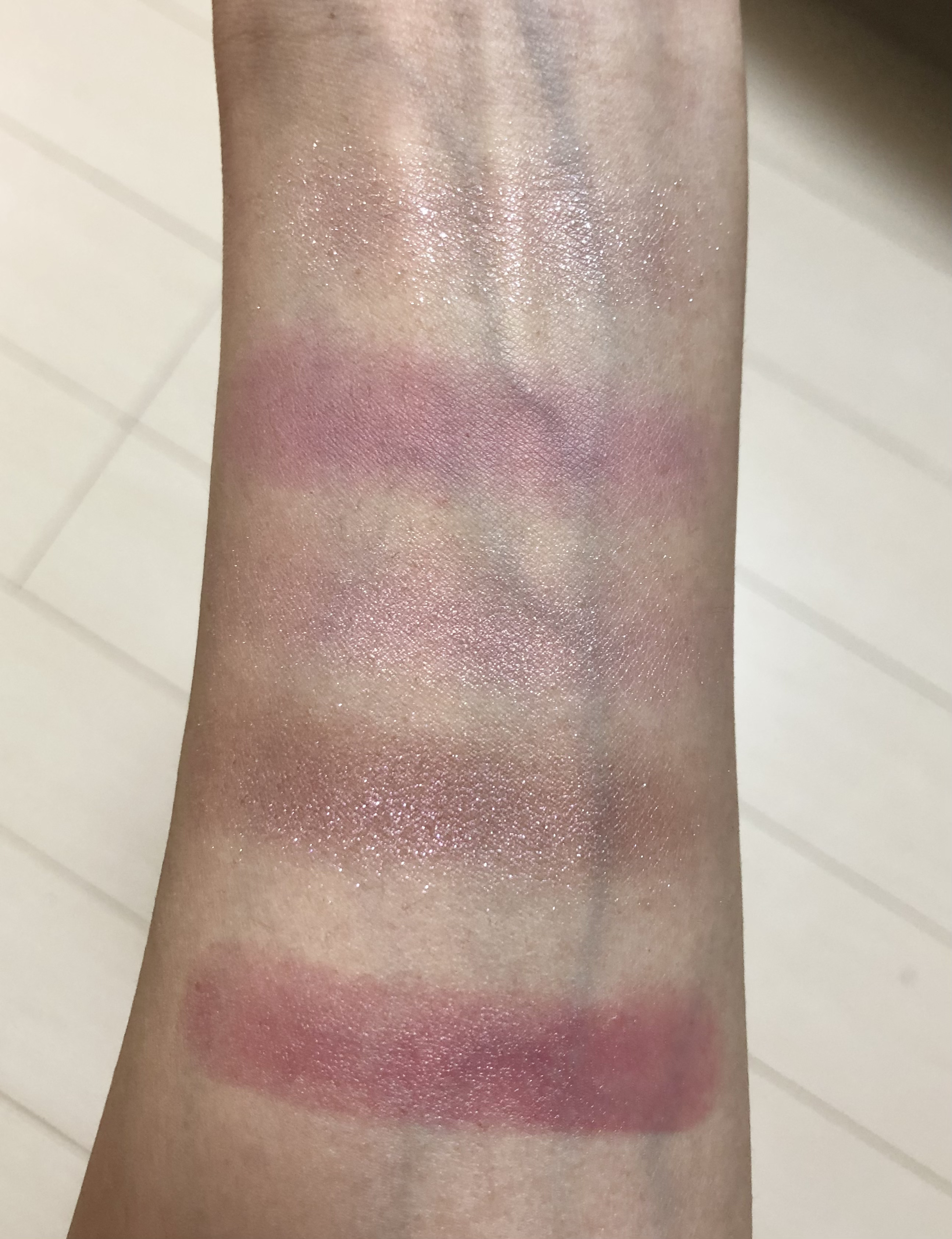 ホリデーコフレ2023〈カームピンク〉/エトヴォス/メイクアップキットを使ったクチコミ（2枚目）