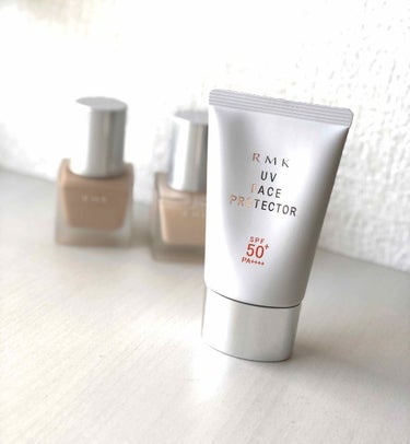 RMK UVフェイスプロテクター50 SPF50・PA++++💗💗

化粧水を塗った後、下地の前に顔全体に塗っています！
ベースはRMKを使っています。
私の使っているファンデはSPF14しかないので必