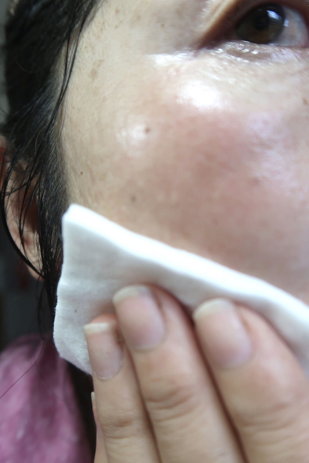 ミスクレオ on LIPS 「乳白色のサラサラしたテクスチャーの化粧水なのでハンドプレスで使..」(4枚目)