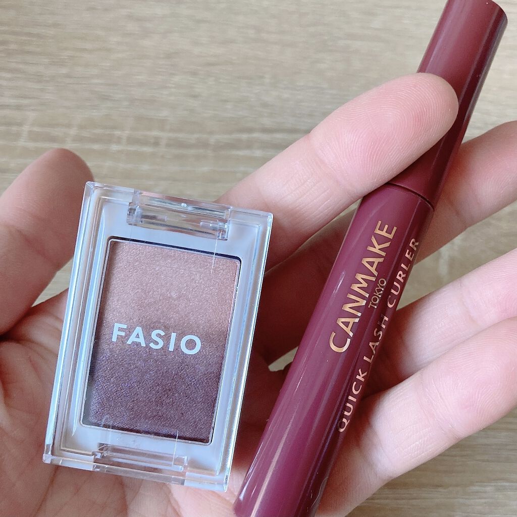 UR GLAM　EYESHADOW BRUSH A/U R GLAM/メイクブラシを使ったクチコミ（3枚目）