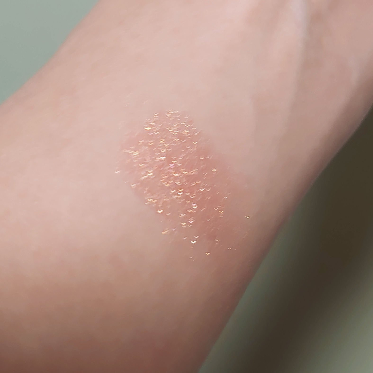 シングルアイシャドウ 06 ピンクダイヤモンド/aZTK/単色アイシャドウを使ったクチコミ（2枚目）