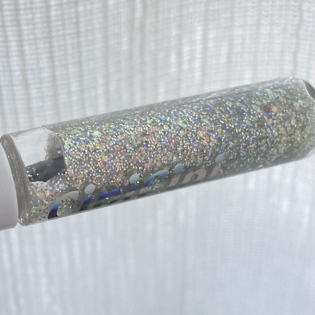 グリッターイルミネーションライナー 05 オーロラシャワー/CipiCipi/リキッドアイライナーを使ったクチコミ（2枚目）