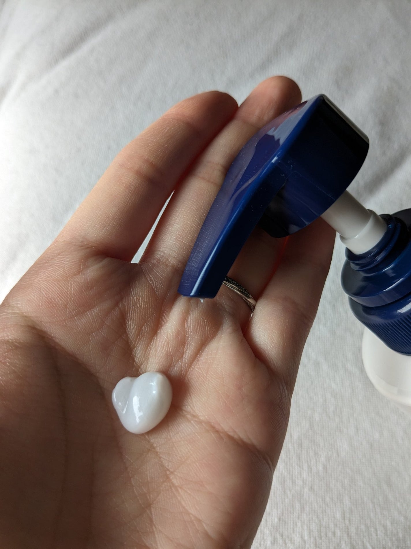 メディケイティッド センシティブケア ボディローション うるおいケア <医薬部外品>/ヴァセリン/ボディローションを使ったクチコミ(2枚目)