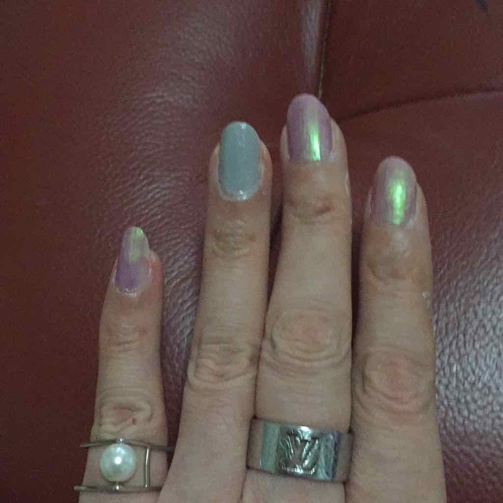 ネイル エナメル/REVLON/マニキュアを使ったクチコミ（2枚目）