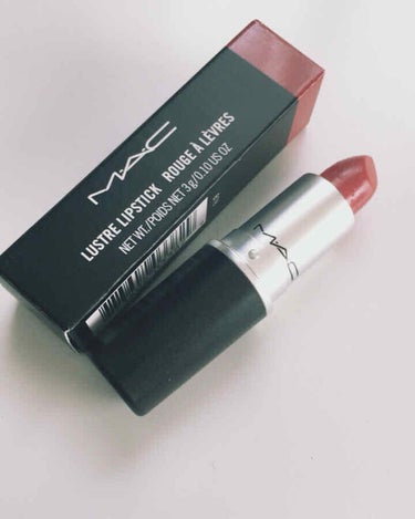 MAC リップスティック
シーシアー💄

大好きMACのリップ💕
王道の色をチョイスしてみました💄
ひと塗りで綺麗に発色して、艶もある💋
どんなシーンも選ばない、万能リップです💋

