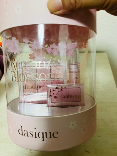 dasique グローイリップグロスのクチコミ「dasiqueシャドウパレット
dasiqueグローイリップグロス
dasiqueチーク

桜.....」（2枚目）