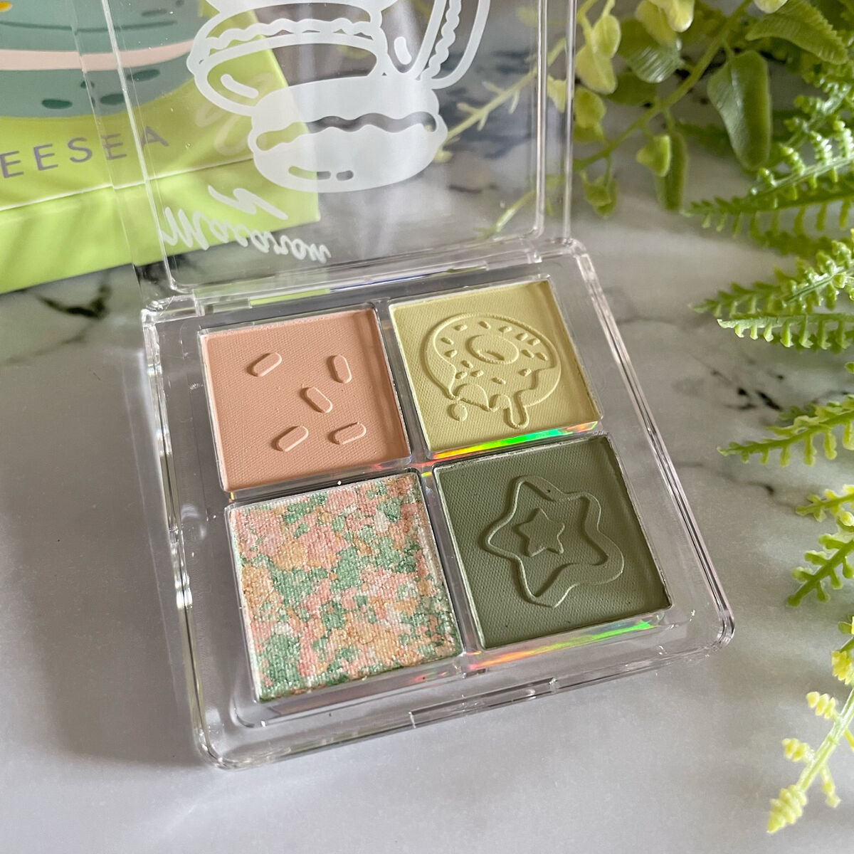 ZEESEAデザートコレクション４カラーアイシャドウパレット #03抹茶マカロン/ZEESEA/アイシャドウパレットを使ったクチコミ（2枚目）