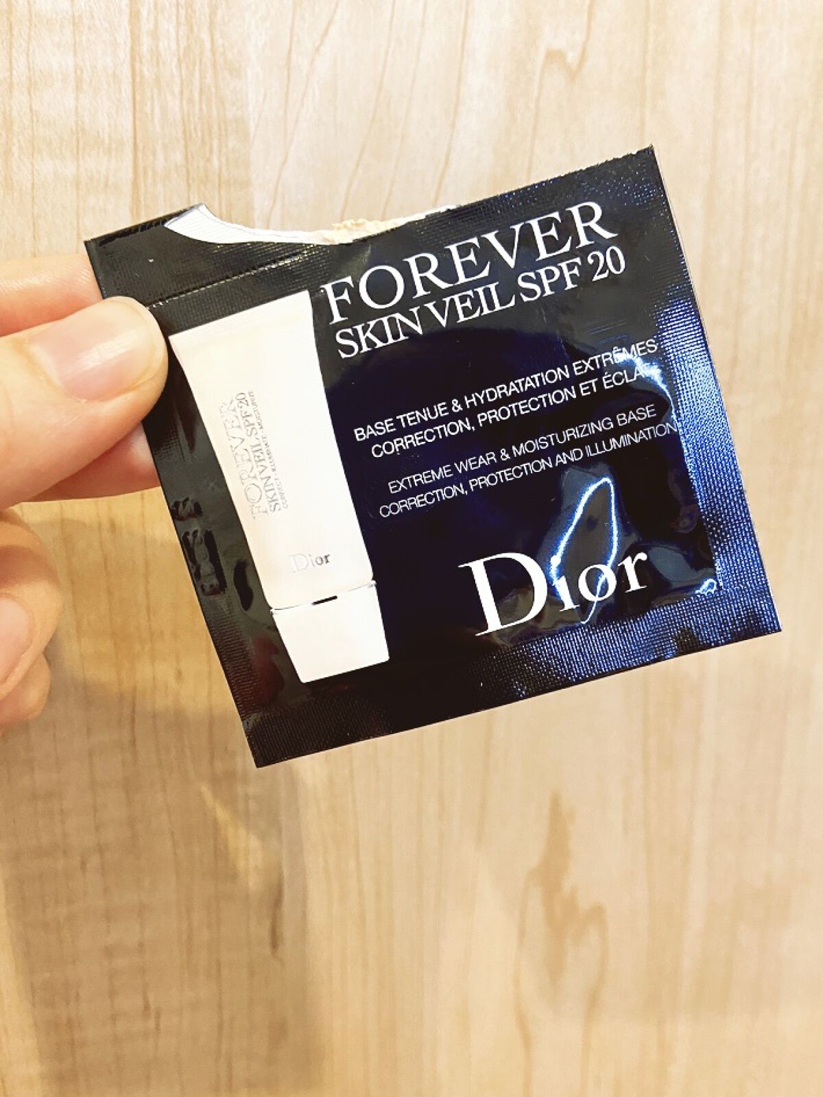 【旧】ディオールスキン フォーエヴァー スキン ヴェール 001/Dior/化粧下地を使ったクチコミ（1枚目）