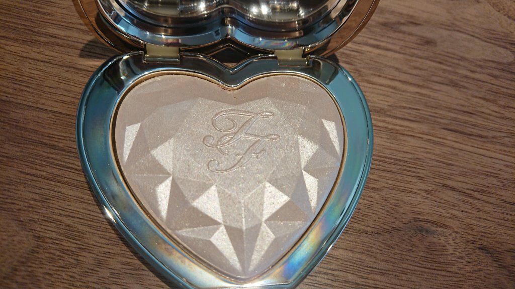 ラブ ライト ハイライター/Too Faced/パウダーハイライトを使ったクチコミ(3枚目)