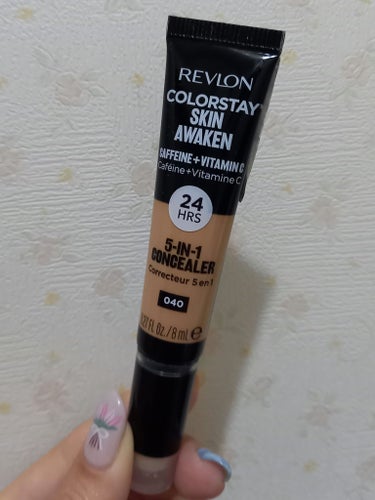 REVLON カラーステイ スキン アウェイクン コンシーラーのクチコミ「【REVLONカラーステイ スキン アウェイクン コンシーラー⠀】
￥1650
#40 ミディ.....」（1枚目）