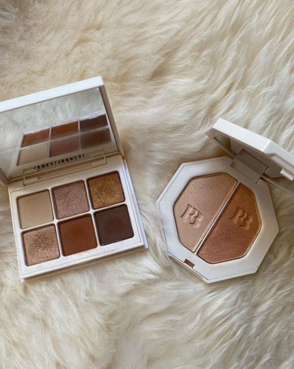 KANNIE on LIPS 「fentybeauty✨❤️🔥アイシャドウはもちろん発色がよ..」(1枚目)