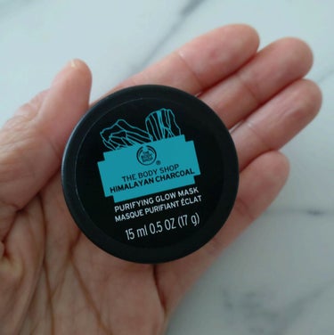 THE BODY SHOP ヒマラヤン チャコール ピュリファインググロウマスクのクチコミ「
2022年のアドベントカレンダーに入っていた、
ミニボトルを使用中❗



✳️古代インド発.....」（3枚目）