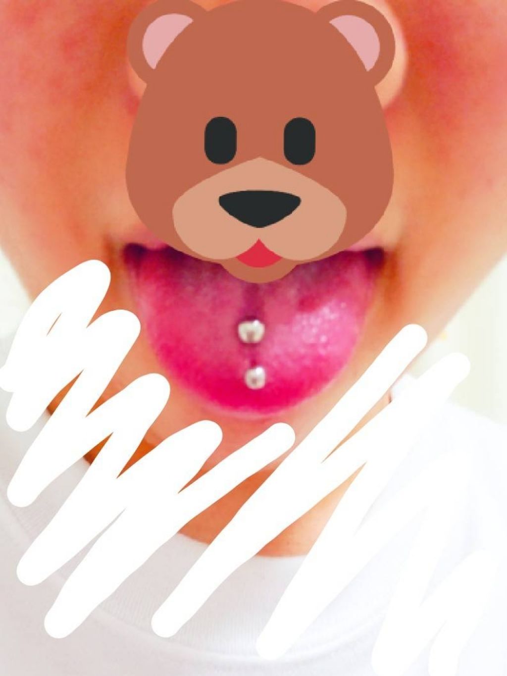 も。 on LIPS 「今回は私の舌ピの開け方や開けた後について紹介していきたいと思い..」(2枚目)