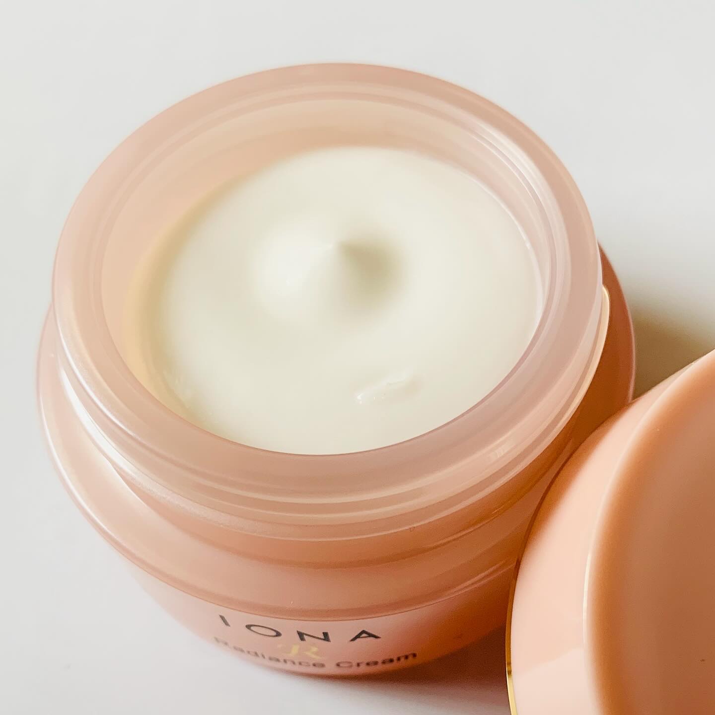 イオナR ラディアンス クリーム/イオナR (イオナアール)/フェイスクリームを使ったクチコミ（3枚目）