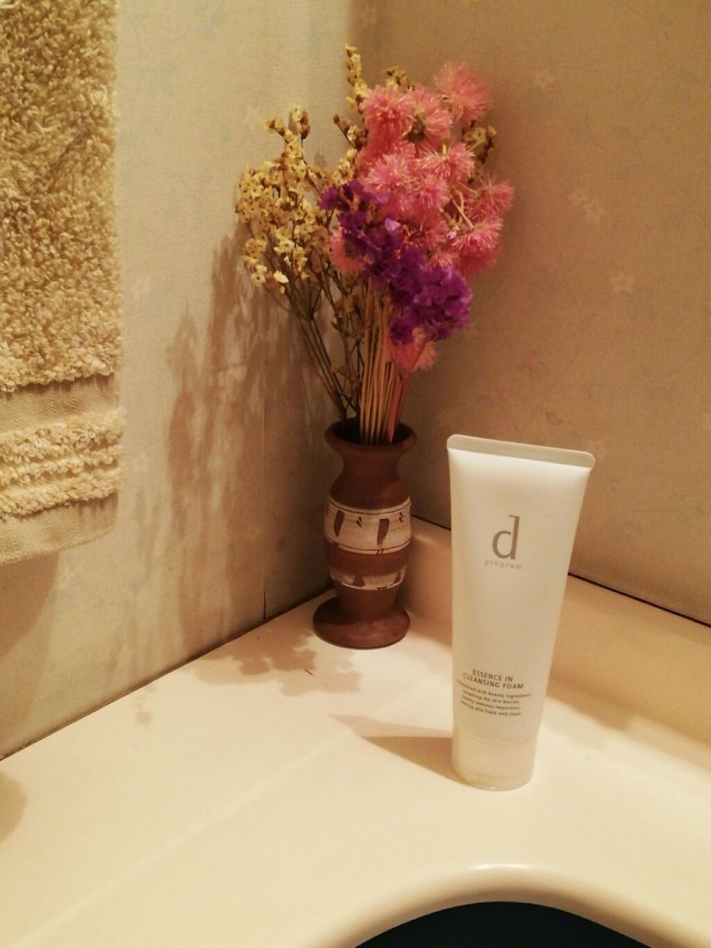 エッセンスイン クレンジングフォーム/d プログラム/洗顔フォームを使ったクチコミ(1枚目)