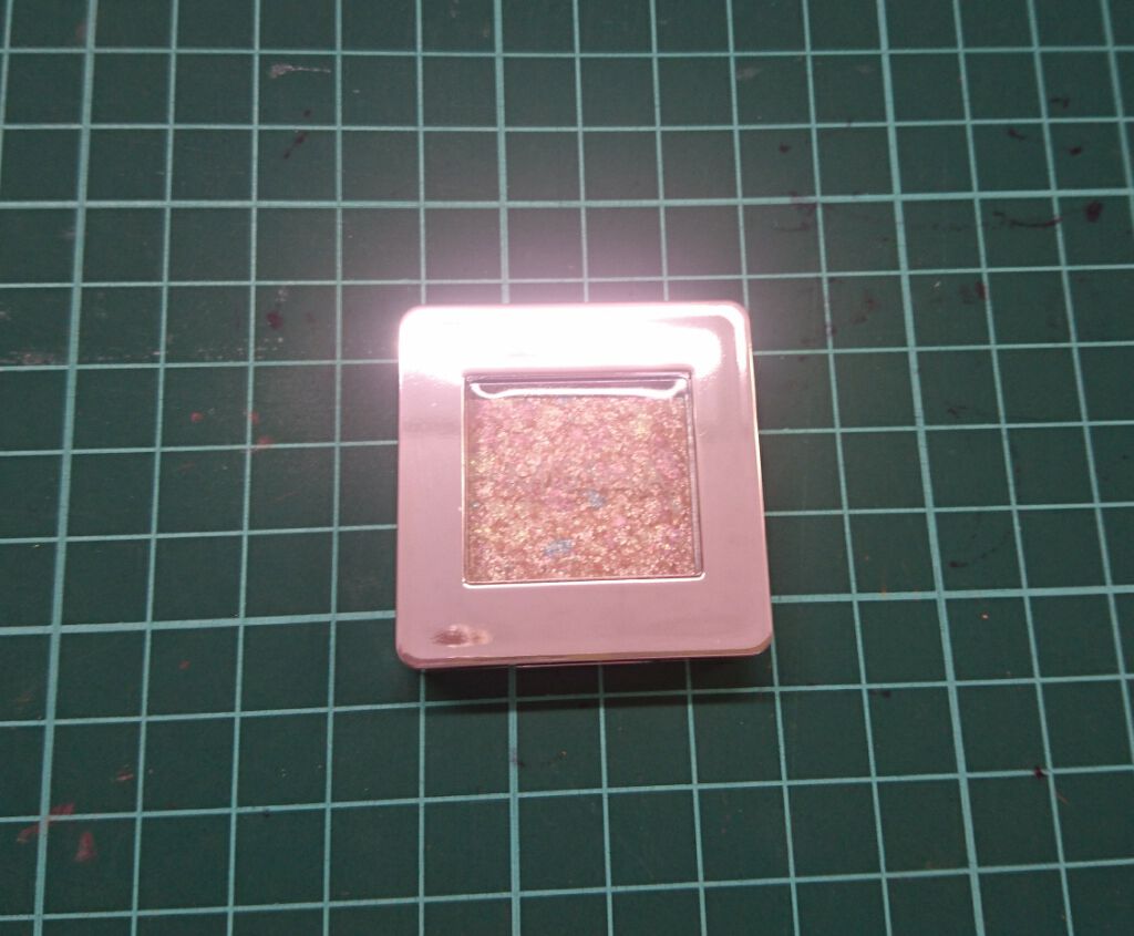 グリッタープリズム シャドウ/MISSHA/グリッターを使ったクチコミ(1枚目)