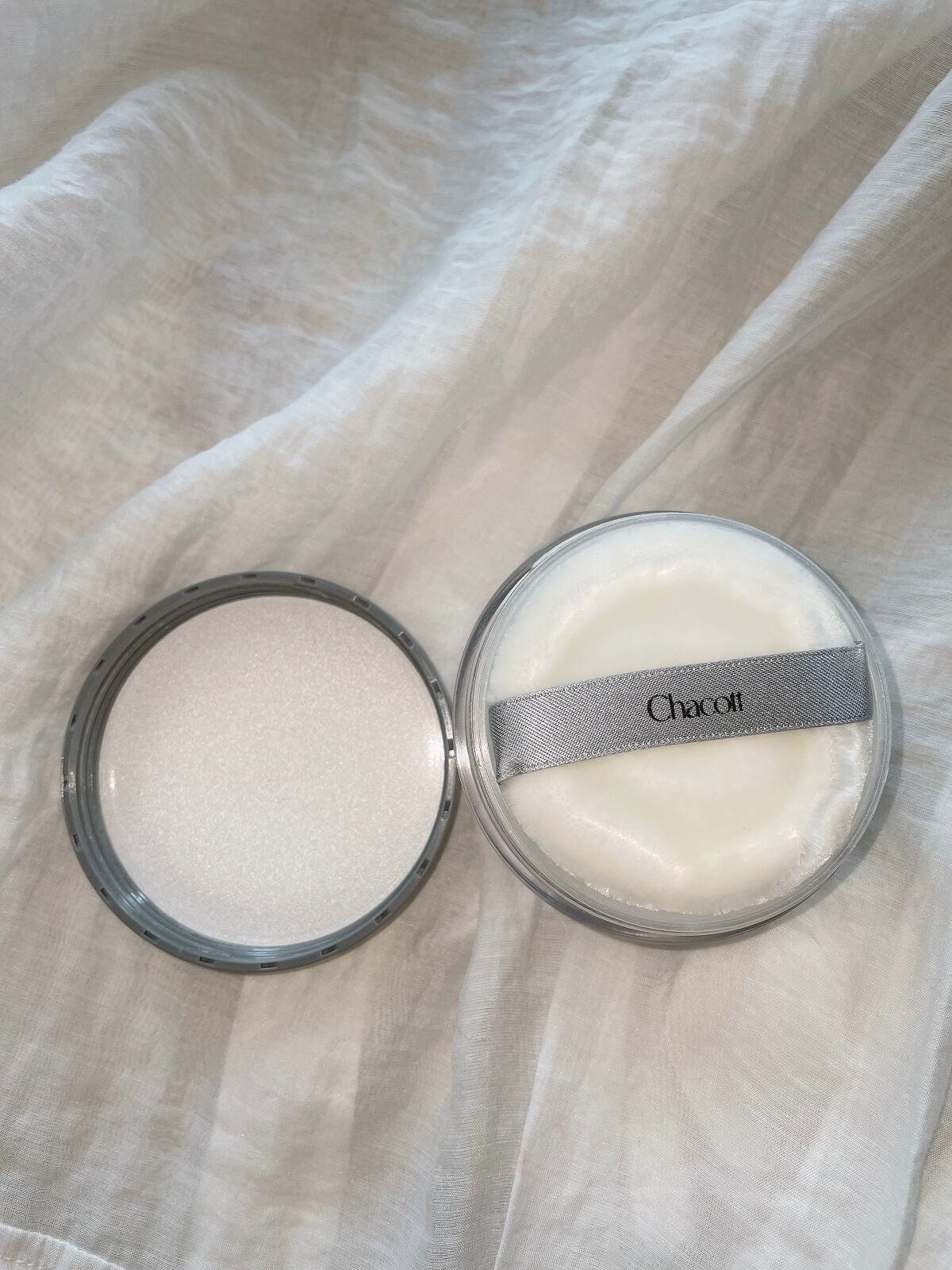 チャコット フィニッシングパウダー モイスト/チャコット・コスメティクス/ルースパウダーを使ったクチコミ(2枚目)