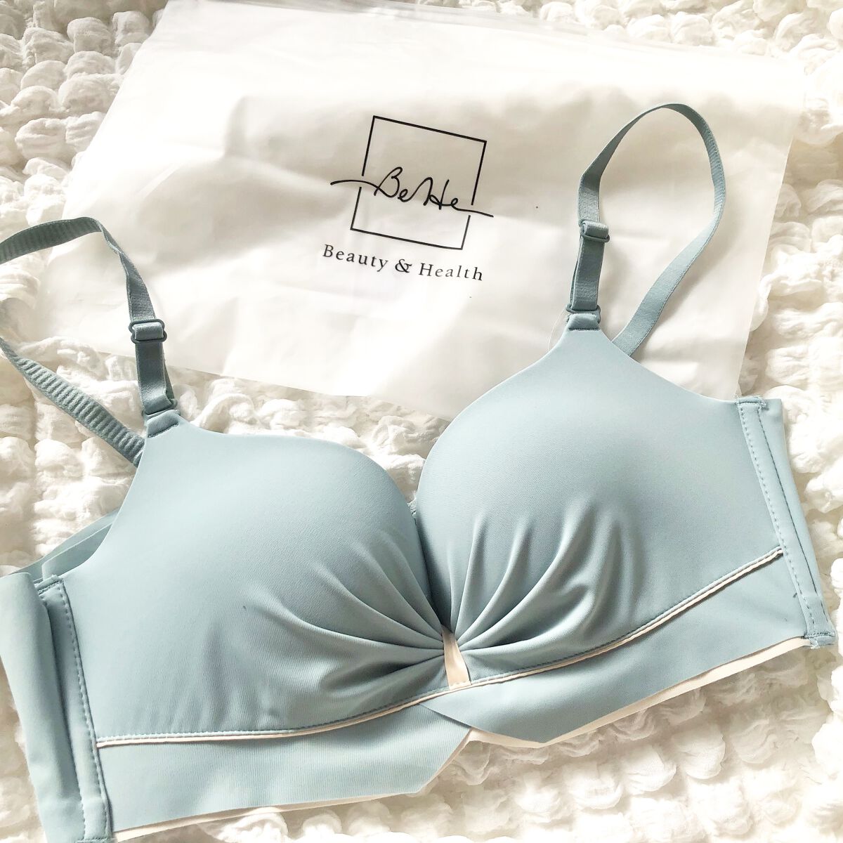 うなぎちゃんᙏ̤̫͚フォロバ1000 on LIPS 「BeHe꒰美胸メイクブラ꒱をいただきましたーーっ❄️˖꙳着るだ..」(1枚目)