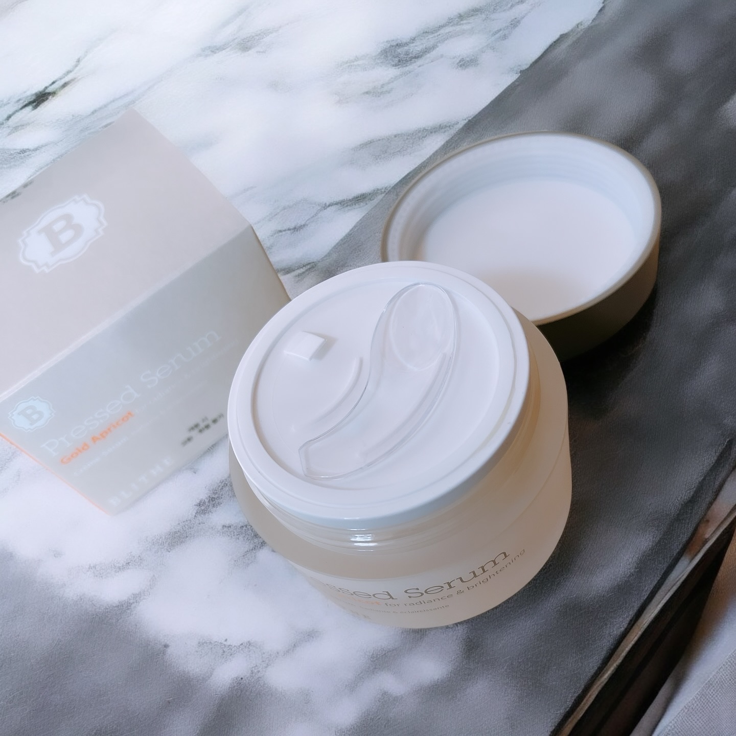 Pressed Serum Gold Apricot/BLITHE/美容液を使ったクチコミ（2枚目）