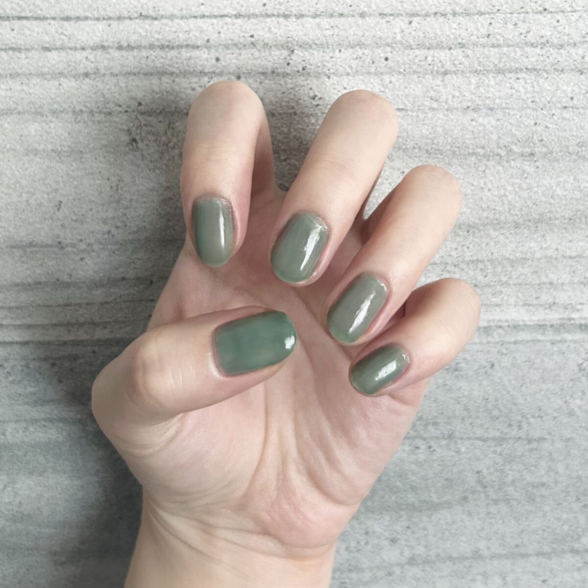 アンドバイロムアンド　グラッシードロップネイル GN01 アボカド/&nd by rom&nd/マニキュアを使ったクチコミ（3枚目）