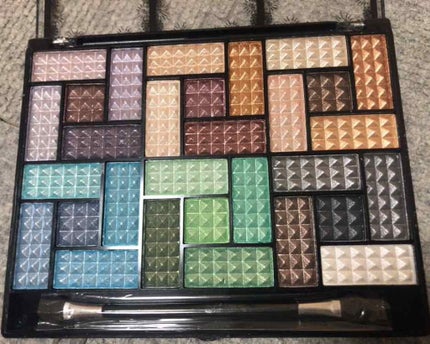 30COLORSEYESHADOWPALETTE/Dolly Angel/アイシャドウパレットを使ったクチコミ(2枚目)