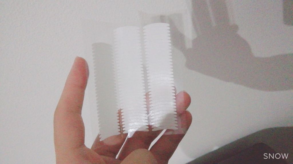 芽 生 on LIPS 「3回目の投稿は二重のくせ付けのやり方です!私はもともと一重でし..」(2枚目)