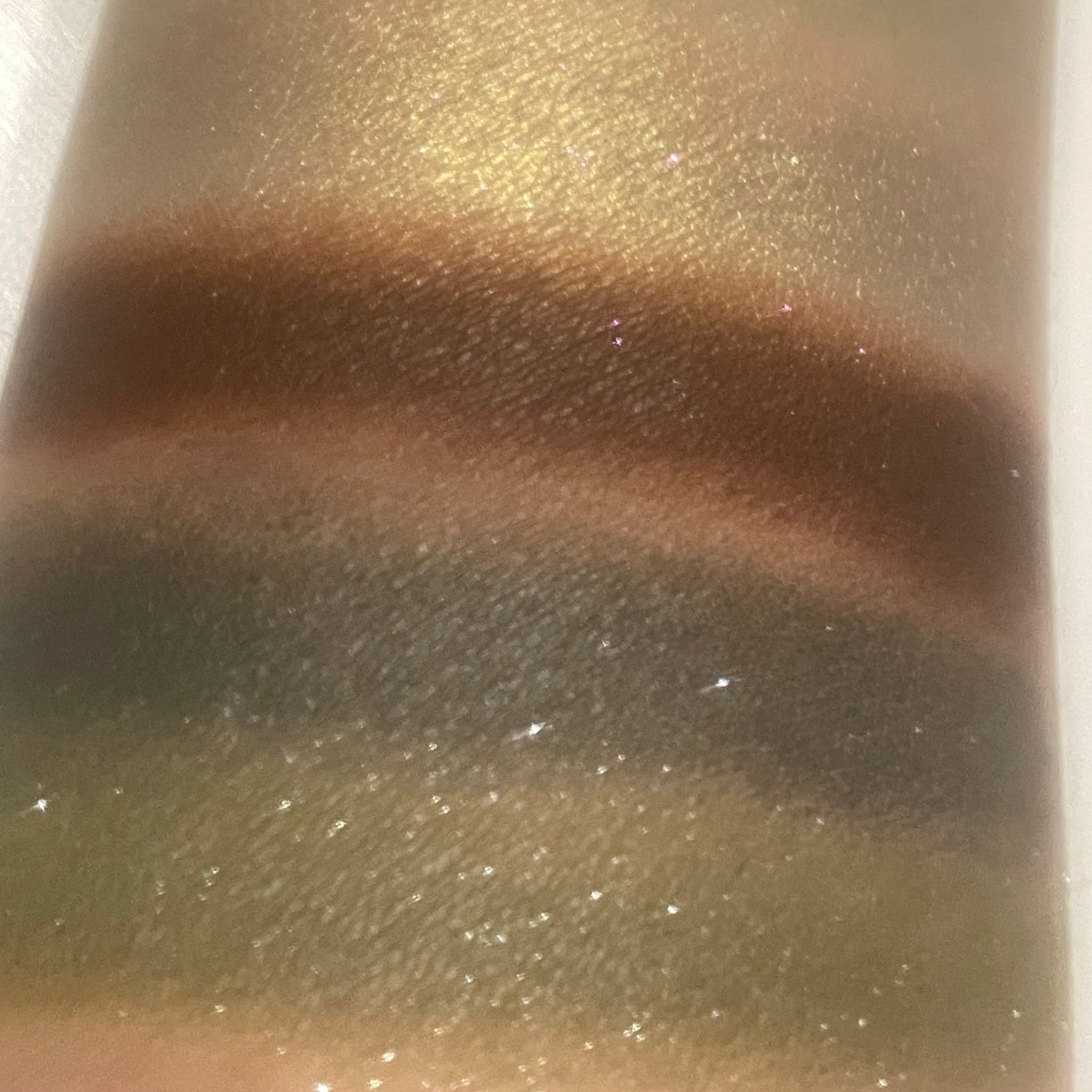 the child/ColourPop/アイシャドウパレットを使ったクチコミ(5枚目)