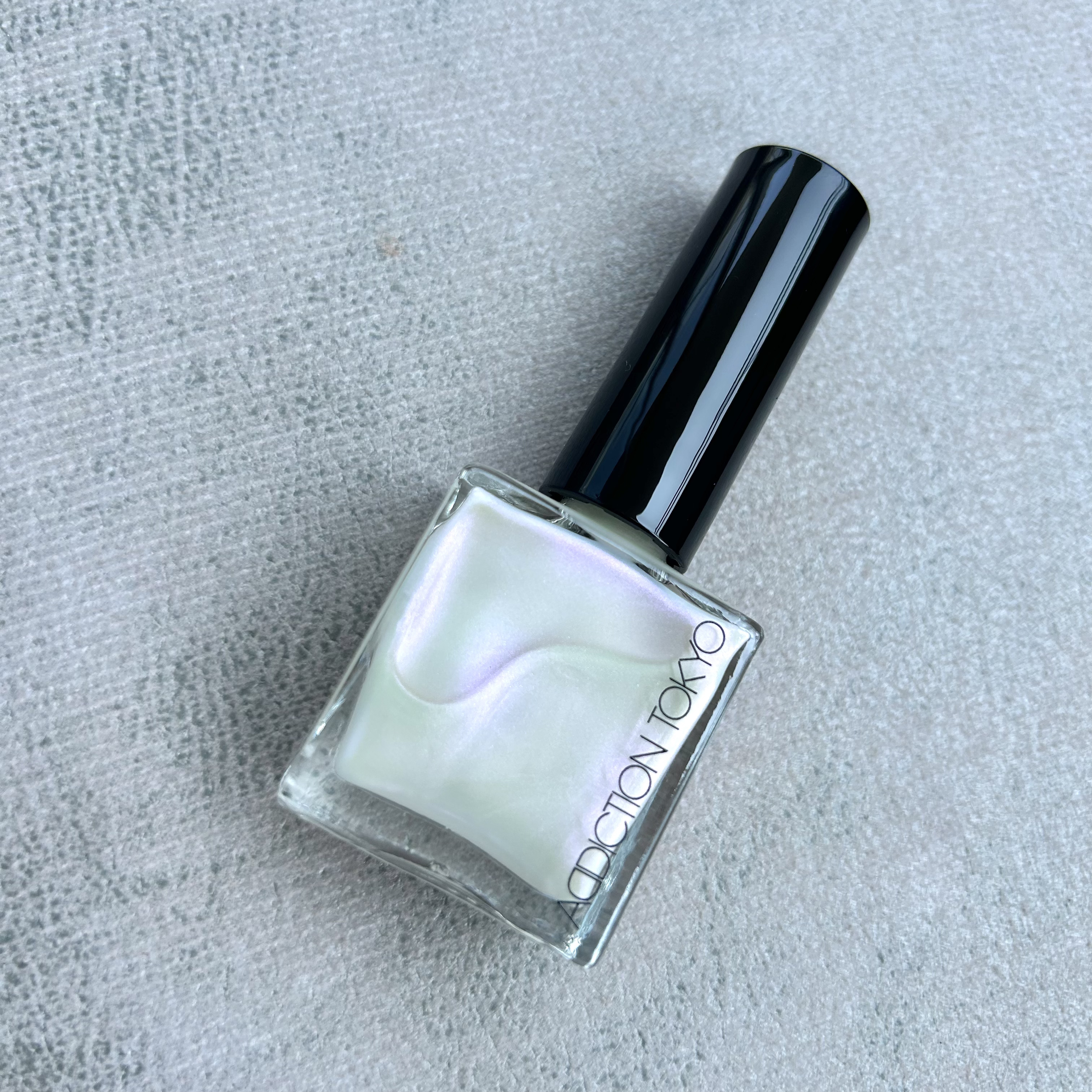 アディクション ザ ネイル ポリッシュ + 033PR Opal Moon/ADDICTION/マニキュアを使ったクチコミ（1枚目）