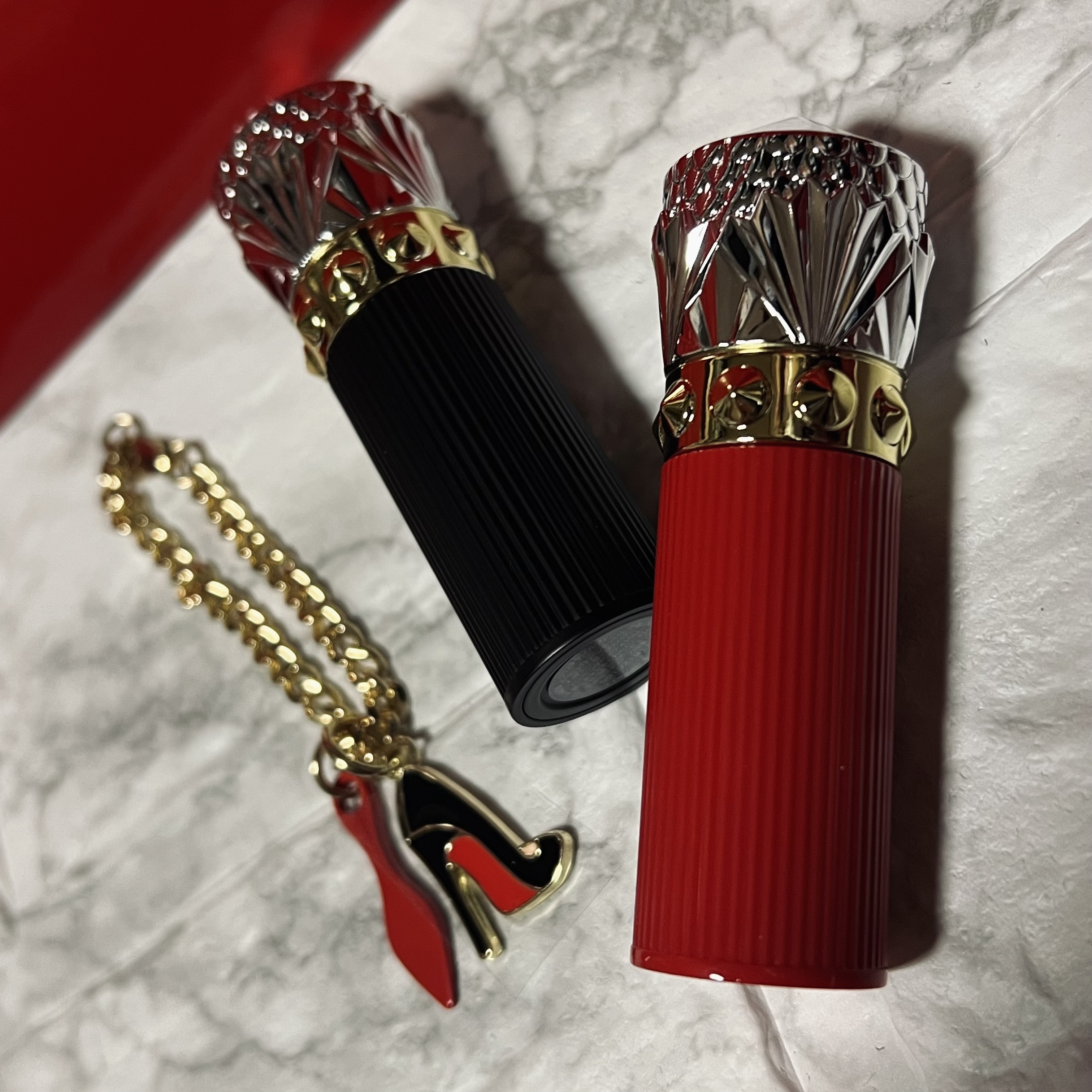 クリスチャン ルブタンの口紅 リップカラー ベルベットマット