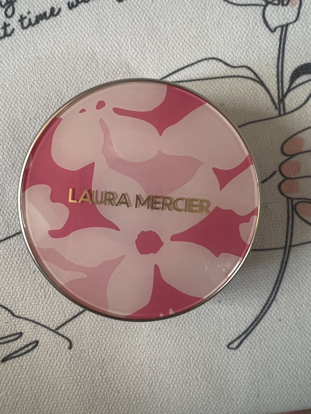 フローレス ルミエール ラディアンス パーフェクティング トーンアップ クッション LIGHT ROSE/ローラ メルシエ/クッションファンデーションを使ったクチコミ（2枚目）