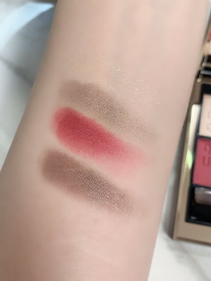 シグニチャー カラー アイズ/SUQQU/アイシャドウパレットを使ったクチコミ(3枚目)