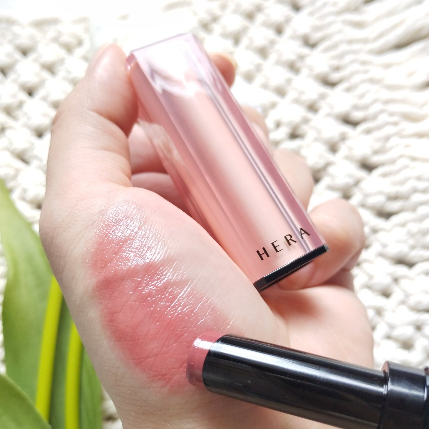 センシュアルヌードグロス/HERA/リップグロスを使ったクチコミ(4枚目)