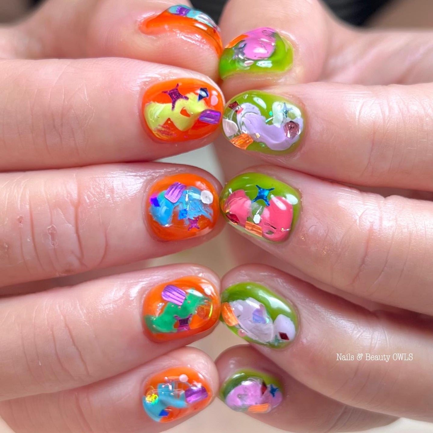 ぴよこれいと あうるす on LIPS 「キャンディみたいなカラフルでポップなネイルにしたいとのオーダー..」(2枚目)