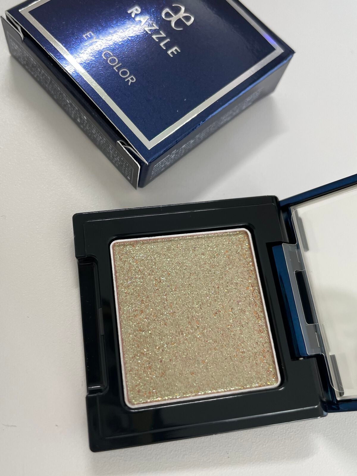 ラズル アイカラー/エレガンス ラズル /単色アイシャドウを使ったクチコミ(2枚目)