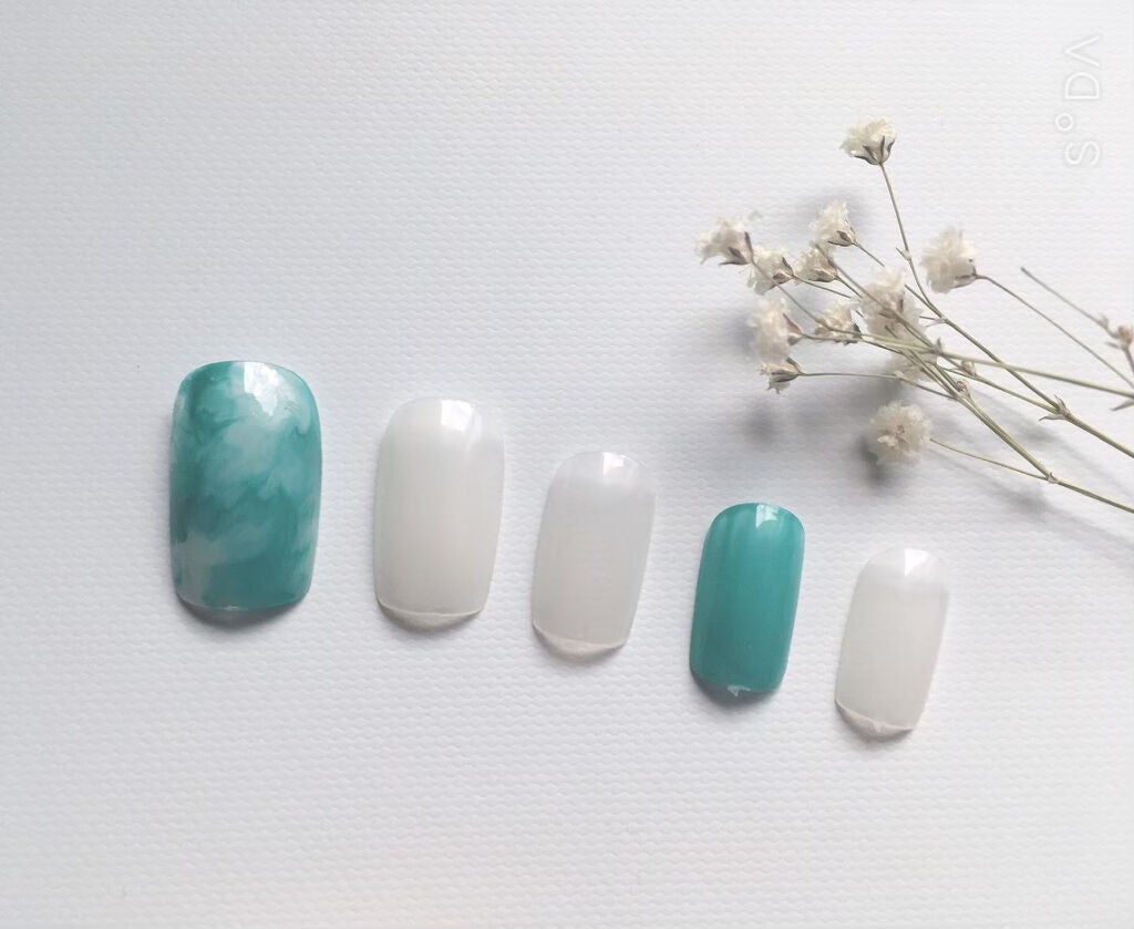 カラフルネイルズ/キャンメイク/マニキュアを使ったクチコミ(2枚目)