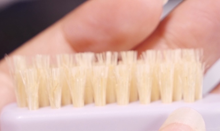 ニュート うぶバングコーム/NEUT/ヘアブラシを使ったクチコミ（3枚目）