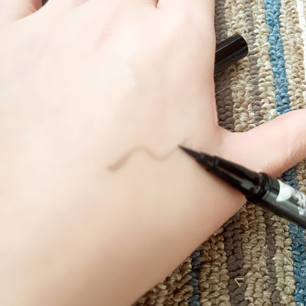 シアーペインティングライナー/KATE/リキッドアイライナーを使ったクチコミ(2枚目)