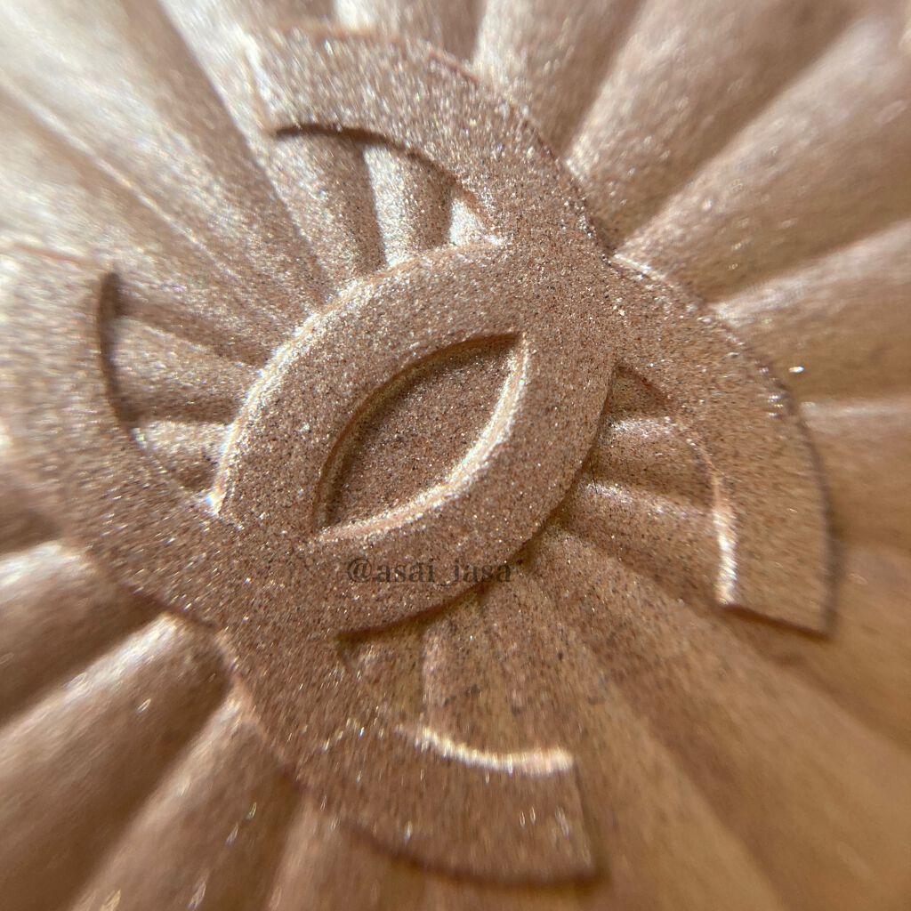 ペルル ドゥ ルミエール /CHANEL/パウダーハイライトを使ったクチコミ(2枚目)