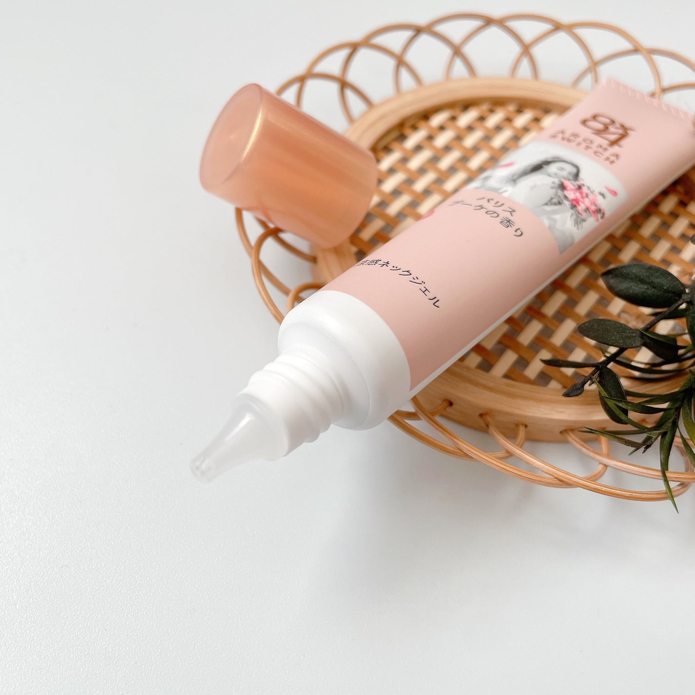 8x4 アロマスイッチ 涼感ネックジェル パリスブーケの香り/8x4/デオドラント・制汗剤を使ったクチコミ(3枚目)