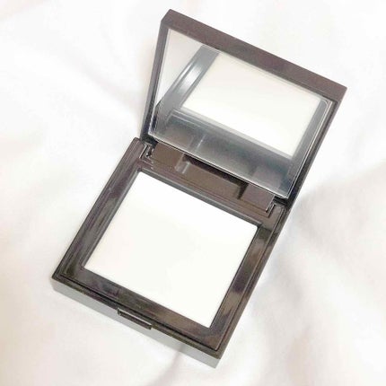 シークレット ブラーリング パウダー フォー アンダー アイズ/ローラ メルシエ/プレストパウダーを使ったクチコミ(2枚目)