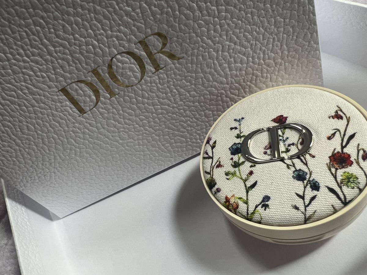 ディオールスキン フォーエヴァー クッション パウダー ミレフィオリ/Dior/ルースパウダーを使ったクチコミ（1枚目）