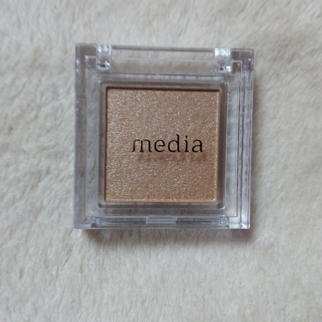 ブライトアップアイシャドウ/media/単色アイシャドウを使ったクチコミ（1枚目）