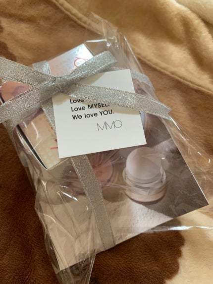 ナチュラルホワイトニング ミネラルパウダーサンスクリーン(ポンポンタイプ)/MiMC/日焼け止めパウダーを使ったクチコミ(2枚目)