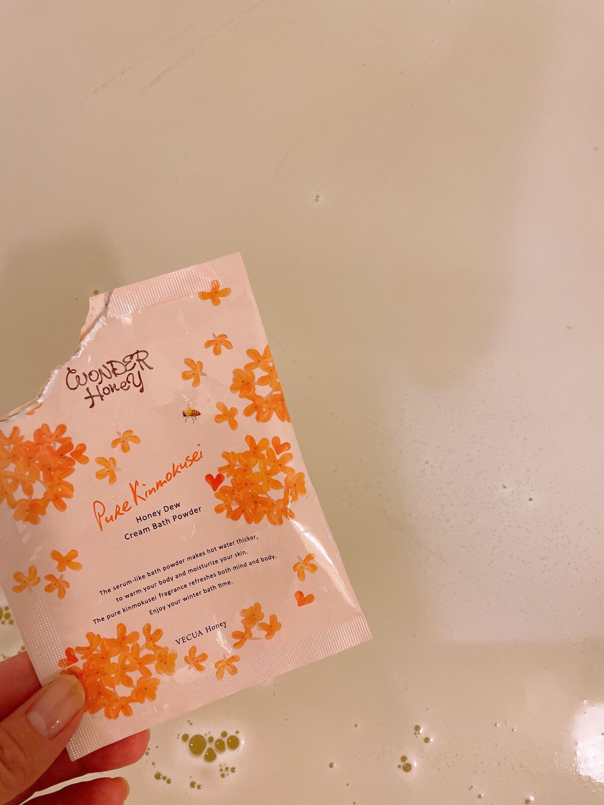 ワンダーハニー　とろとろふんわりクリームバス ピュアキンモクセイ/VECUA Honey/炭酸系入浴剤を使ったクチコミ（2枚目）