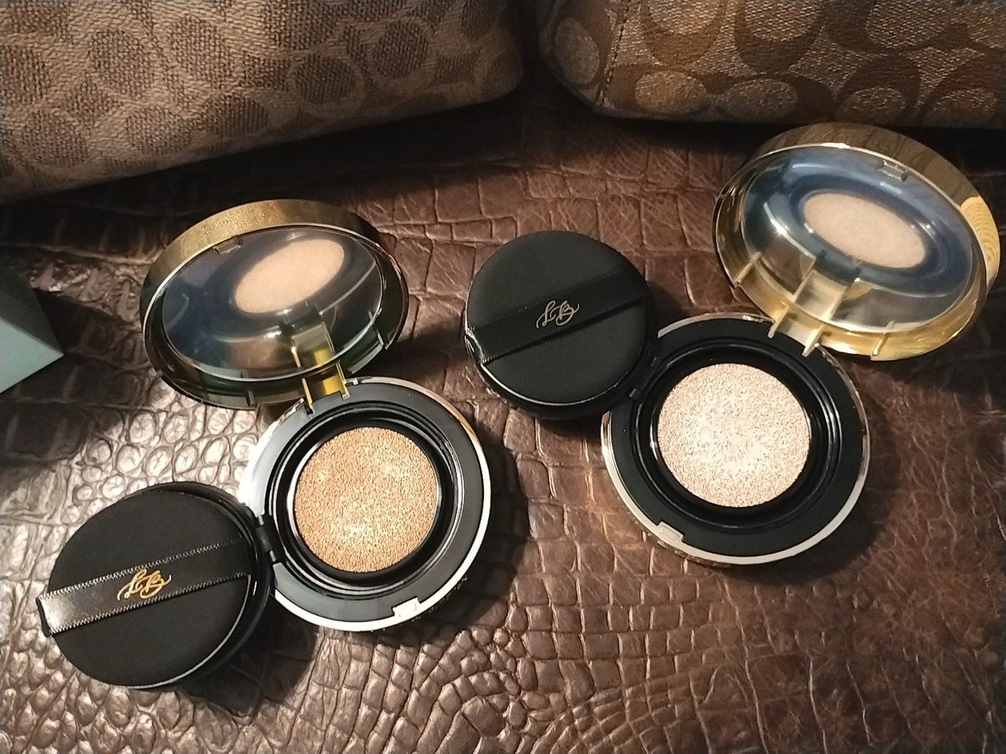 mcgroupakiko on LIPS 「似て非なるもの。良いものはfashionも化粧品もシリーズで使..」(4枚目)