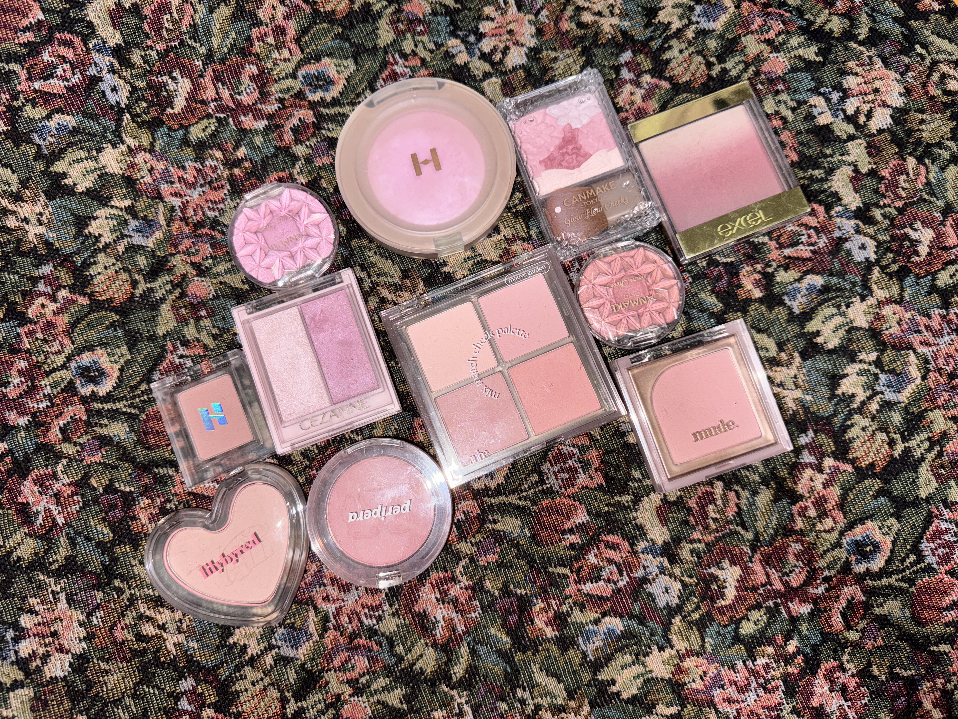 グロウフルールチークス/キャンメイク/パウダーチークを使ったクチコミ（1枚目）