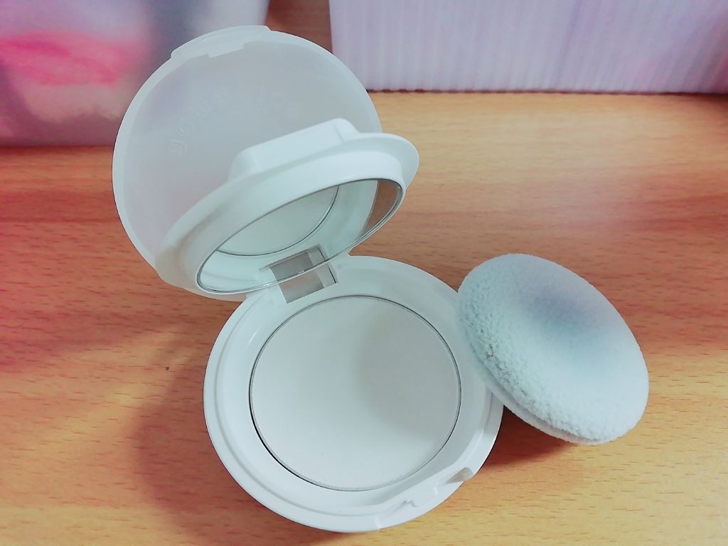 アクメディカ 薬用 オイルコントロールパウダーWH クリア/ナリスアップ/プレストパウダーを使ったクチコミ（1枚目）