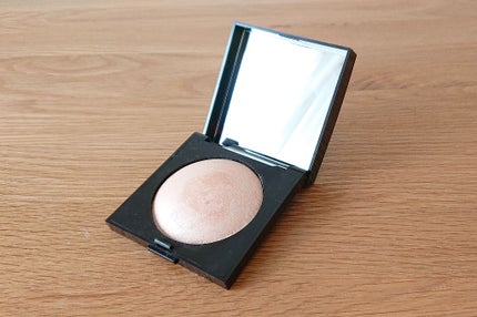 マットラディアンス ベイクドパウダー ハイライト01/ローラ メルシエ/パウダーハイライトを使ったクチコミ(1枚目)