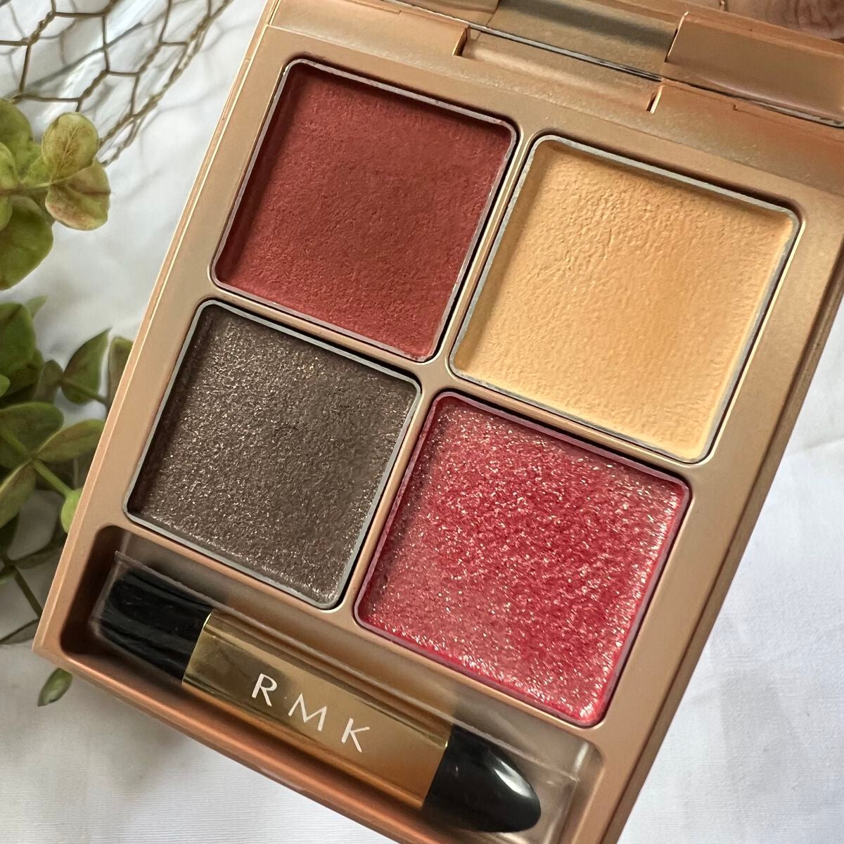 ローズウッドデイドリーム 4アイズ /RMK/アイシャドウパレットを使ったクチコミ(2枚目)